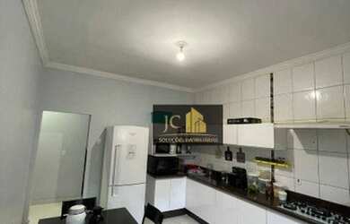 Imagem: A casa em condomínio possui 4 Dormitórios, 1 Banheiro, 5 Vagas