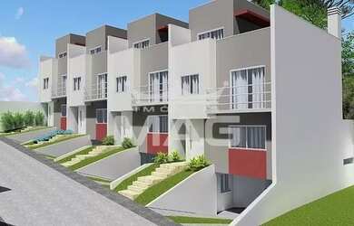 Imagem: A casa possui 3 Dormitórios, 1 Banheiro, 2 Vagas na garagem