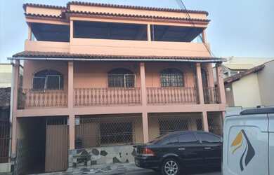 Imagem: A casa possui 5 Dormitórios, 5 Banheiros, 2 Vagas na garagem