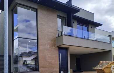 Imagem: A casa em condomínio possui 3 Dormitórios, 5 Banheiros, 5