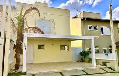 Imagem: A casa em condomínio possui 3 Dormitórios, 3 Banheiros, 2