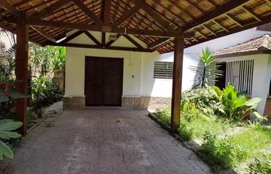 Imagem: A casa possui 4 Dormitórios, 4 Banheiros, 3 Vagas na garagem