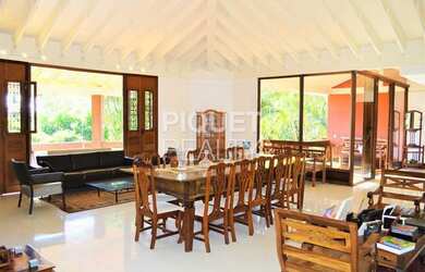 Imagem: A casa em condomínio possui 5 Dormitórios, 5 Banheiros, 2