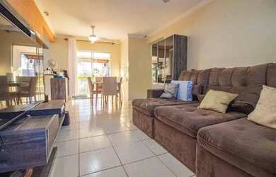 Imagem: A casa em condomínio possui 3 Dormitórios, 2 Banheiros, 2