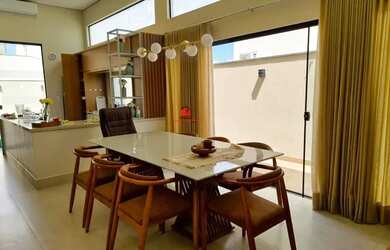 Imagem: A casa em condomínio possui 3 Dormitórios, 5 Banheiros, 4