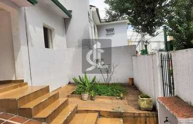 Imagem: A casa possui 2 Dormitórios, 2 Banheiros, 3 Vagas na garagem