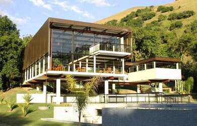 Imagem: O terreno possui 450m² de Área e está localizado em Cachoeiras