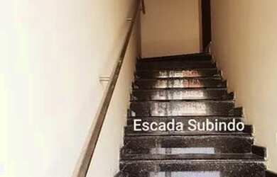 Imagem: A casa possui 3 Dormitórios, 2 Banheiros e 1 Vaga na garagem