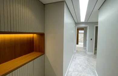 Imagem: A casa em condomínio possui 4 Dormitórios, 5 Banheiros, 4