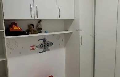 Imagem: O apartamento possui 2 Dormitórios, 1 Banheiro, 1 Vaga na garagem