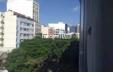 Imagem: O apartamento possui 2 Dormitórios, 2 Banheiros, 75m² de Área