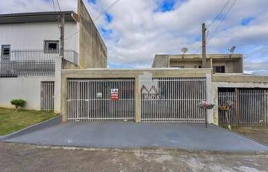 Imagem: A casa possui 2 Dormitórios, 1 Banheiro, 2 Vagas na garagem