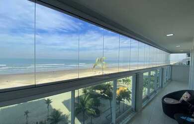 Imagem: O apartamento possui 3 Dormitórios, 3 Banheiros, 2 Vagas na