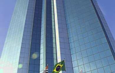 Imagem: O depósito possui 5 Vagas na garagem e 516m² de Área e está