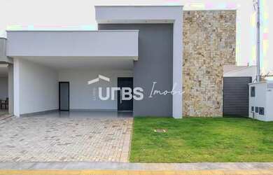 Imagem: A casa em condomínio possui 3 Dormitórios, 3 Banheiros, 4