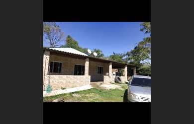 Imagem: A casa possui 3 Dormitórios, 3 Banheiros, 3 Vagas na garagem