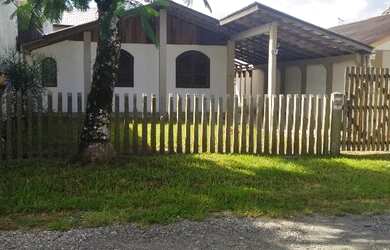 Imagem: A casa possui 2 Dormitórios, 1 Banheiro e está localizado