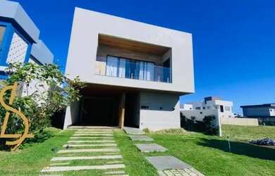 Imagem: A casa em condomínio possui 4 Dormitórios, 5 Banheiros, 2