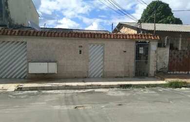 Imagem: A casa possui 1 Dormitório, 1 Banheiro e está localizado