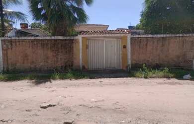 Imagem: A casa possui 3 Dormitórios, 3 Banheiros, 5 Vagas na garagem