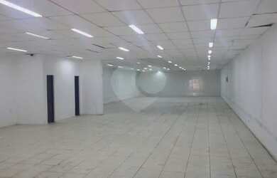 Imagem: O depósito possui 410m² de Área e está localizado em Lapa