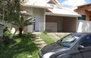 Imagem: A casa em condomínio possui 4 Dormitórios, 4 Banheiros, 169m²