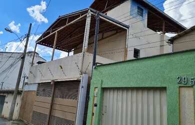 Imagem: A casa possui 3 Dormitórios, 4 Banheiros, 1 Vaga na garagem