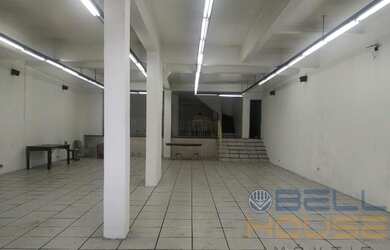 Imagem: O depósito possui 5 Vagas na garagem, 759m² de Área e está