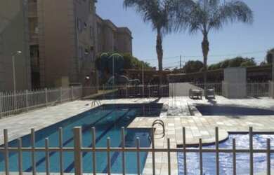 Imagem: O apartamento possui 2 Dormitórios, 1 Banheiro, 1 Vaga na garagem