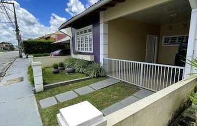 Imagem: A casa em condomínio possui 4 Dormitórios, 4 Banheiros, 5