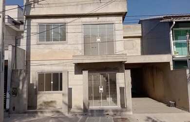 Imagem: A casa em condomínio possui 3 Dormitórios, 2 Banheiros, 2