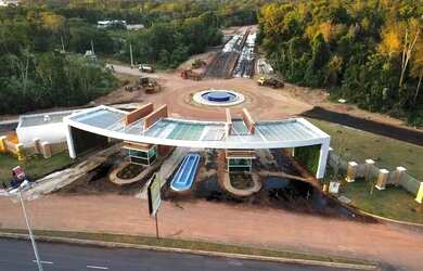 Imagem: O terreno possui 250m² de Área, Imóvel novo e está localizado