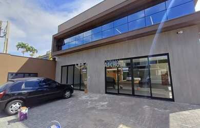 Imagem: O depósito possui 4 Vagas na garagem, 125m² de Área e está