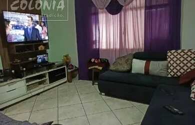 Imagem: A casa possui 2 Dormitórios, 2 Banheiros, 2 Vagas na garagem