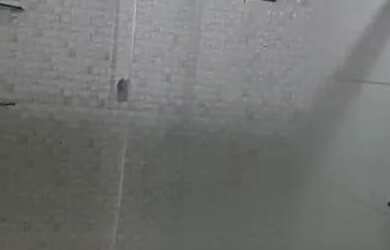 Imagem: A casa possui 1 Dormitório, 1 Banheiro, 1 Vaga na garagem e