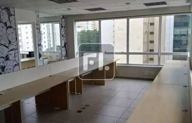 Imagem: O depósito possui 4 Vagas na garagem e 167m² de Área e está