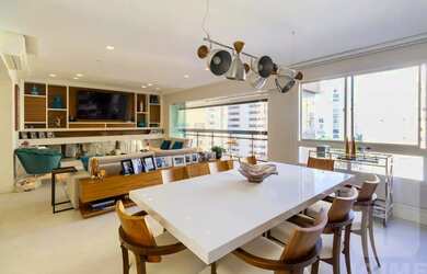 Imagem: O apartamento possui 4 Dormitórios, 4 Banheiros, 3 Vagas na