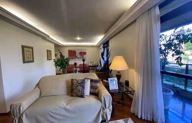 Imagem: O apartamento possui 3 Dormitórios, 1 Banheiro, 3 Vagas na