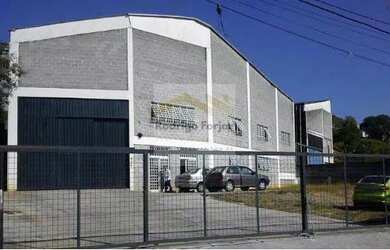 Imagem: O depósito possui 5 Vagas na garagem, 740m² de Área e está