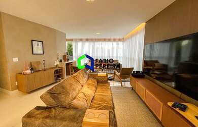 Imagem: O apartamento possui 4 Dormitórios, 5 Banheiros, 3 Vagas na