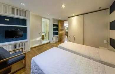 Imagem 2: Sobrado à venda e para locação com 5 suítes no Fazenda da Grama em...