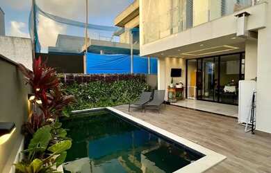 Imagem: A casa em condomínio possui 4 Dormitórios, 5 Banheiros, 2