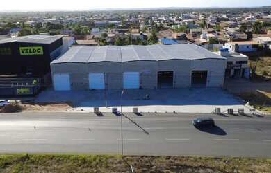 Imagem: O depósito possui 5 Vagas na garagem, 350m² de Área e Imóvel