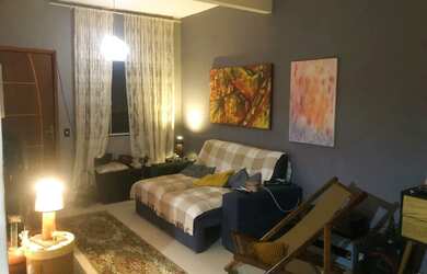 Imagem: A casa possui 3 Dormitórios, 2 Banheiros, 1 Vaga na garagem