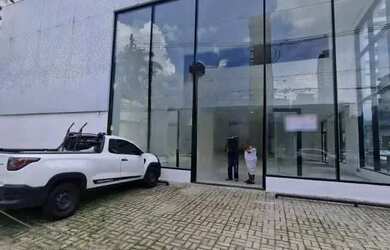 Imagem: O depósito possui 5 Vagas na garagem, 1.000m² de Área e