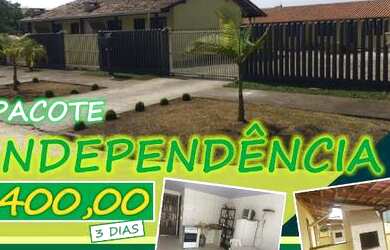 Imagem: A casa possui 2 Dormitórios, 2 Vagas na garagem e está localizado