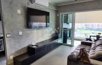 Imagem: O apartamento possui 1 Dormitório, 1 Banheiro, 2 Vagas na garagem