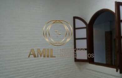 Imagem: O depósito possui 3 Vagas na garagem, 250m² de Área e está