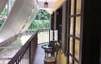 Imagem: O apartamento possui 2 Dormitórios, 1 Banheiro, 2 Vagas na