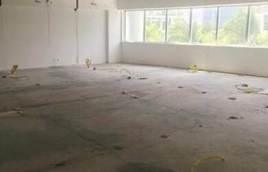 Imagem: O depósito possui 5 Vagas na garagem, 202m² de Área e está